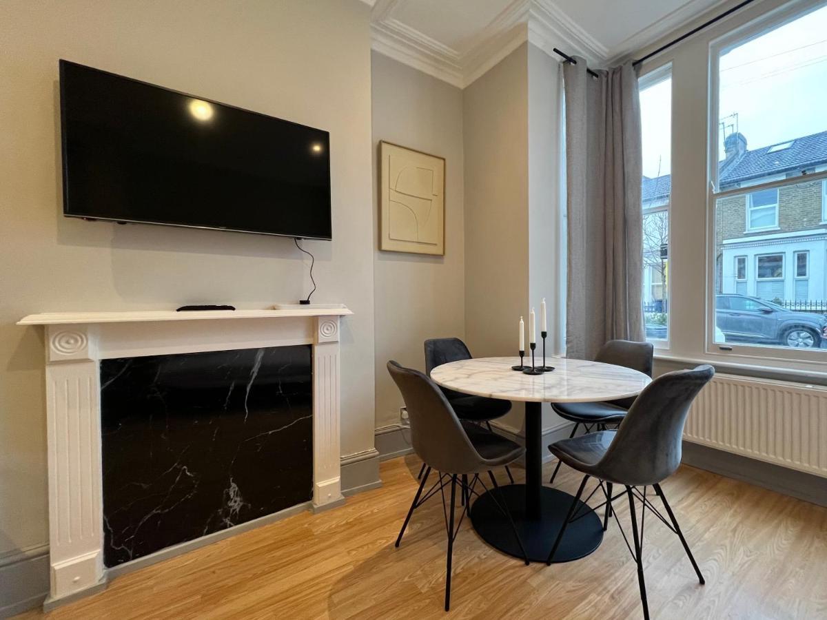 Lovely 2-bedroom Victorian Flats Londen