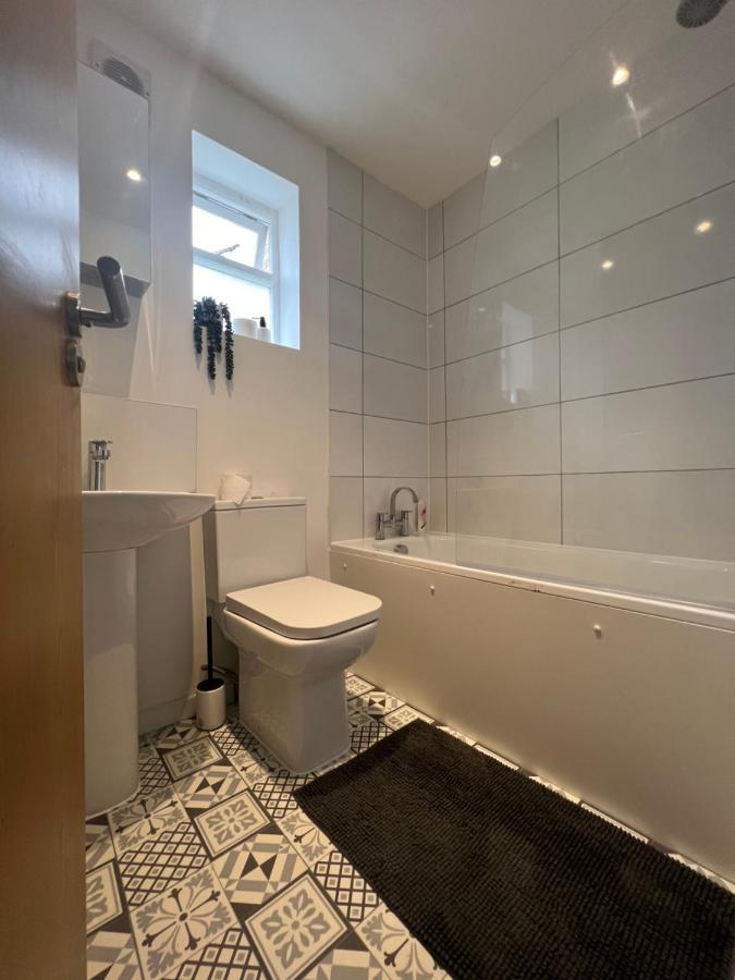 Lovely 2-bedroom Victorian Flats Appartement Londen